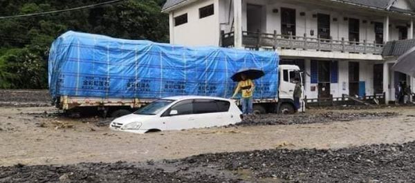 缅甸克钦邦连降暴雨，甘拜地等多个边贸通道交通被迫瘫痪