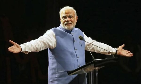 印度崩溃前夜，莫迪想拖全球下水