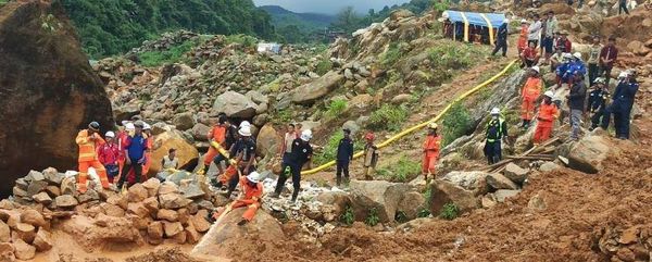 抹谷市旧宝石矿区崖壁发生坍塌二人被困生死未卜