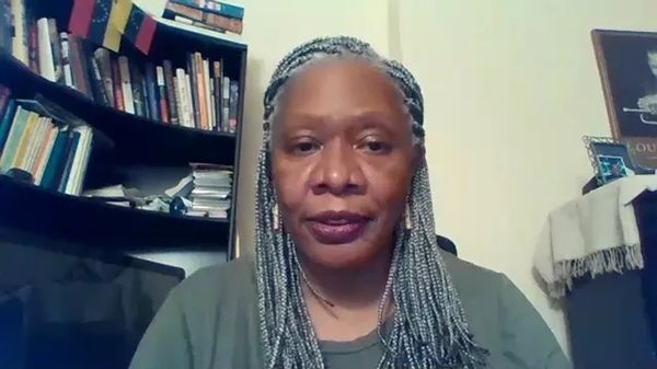 美作家：中国有任何好的一面，他们就说那都是因为