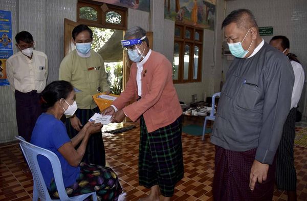 政府向若开邦30多万没有固定收入的困难户资助120亿缅币