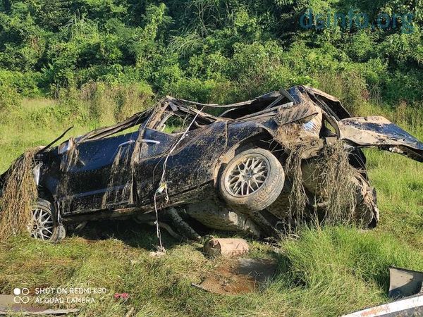 若开邦孟都市一辆汽车触雷爆炸3死6伤