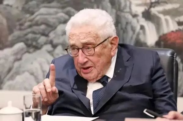 基辛格发出严厉警告，李显龙苦口婆心，中美关系将上演过山车？