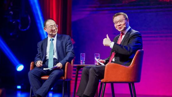 张维为：世界将以更快的速度向东方、向中国、向社会主义倾斜