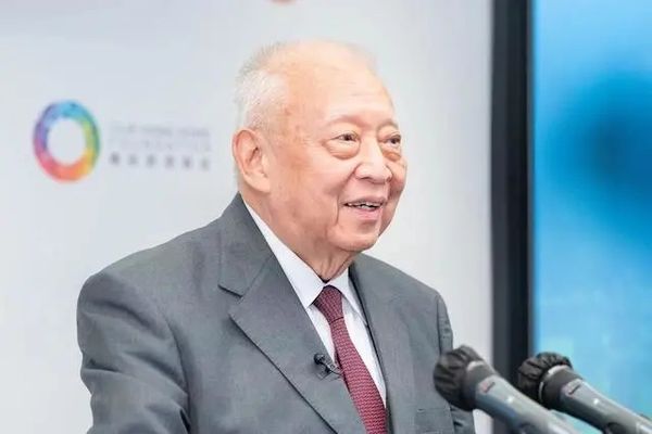 董建华：出现高瞻远瞩领导人是中国人之福