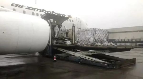 专机到北京，接中国疫苗！