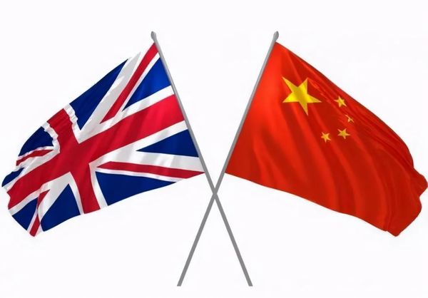 对英反制一触即发？“狂热亲华”不过是说说而已，本质是疯狂反华