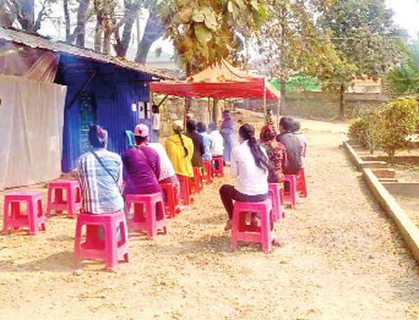 滞留在中国的99位缅甸公民回国