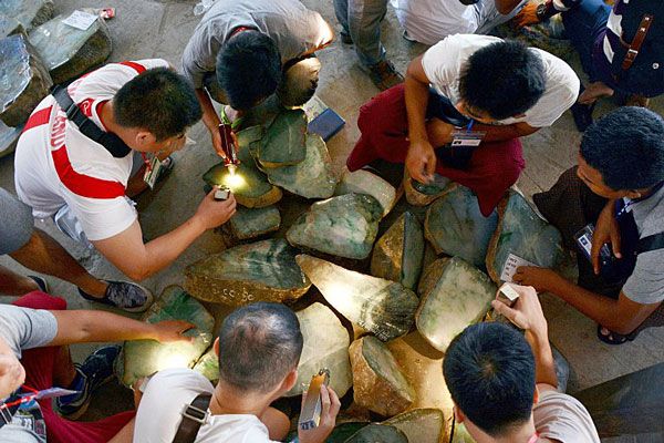 美国对缅甸珠宝公司实施制裁