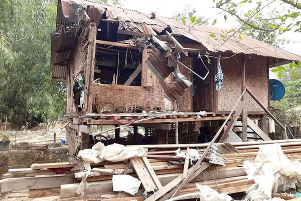 克钦邦孟茂市武装冲突中近20所房屋被毁