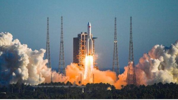 外媒又集体炒作“中国火箭残骸失控”，中国航天专家此前已多次回应解释