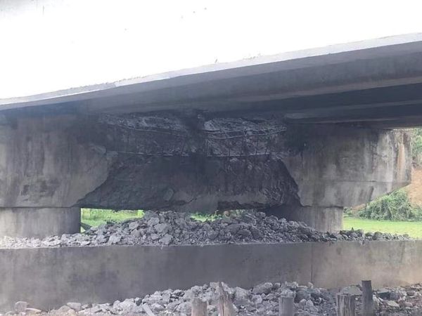 ​缅甸克钦邦一桥梁遭炸弹袭击 导致数百车辆被困