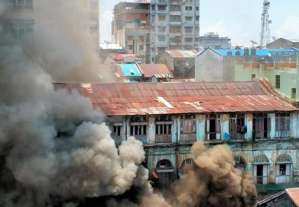 ​缅甸仰光市区发生火灾