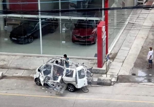 缅甸仰光一汽车碾爆包裹炸弹 致一死二伤