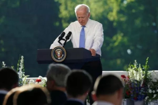 拜登挑拨：俄罗斯受到中国