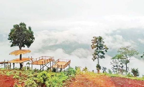 缅甸掸邦北部瑙秋县区的云海景色