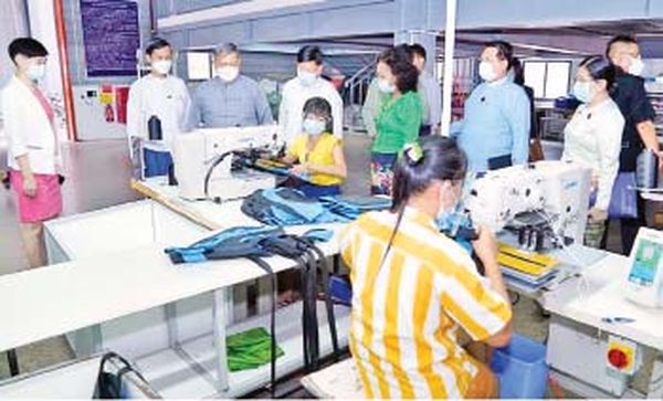 仰光工业区内已有一成衣厂生产救生衣