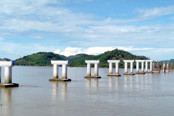 耗资 139.1 亿缅币跨越德林达依河的大桥目前仅完成 27%