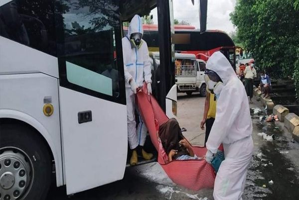 死在大巴上的一长途司机被爆感染新冠