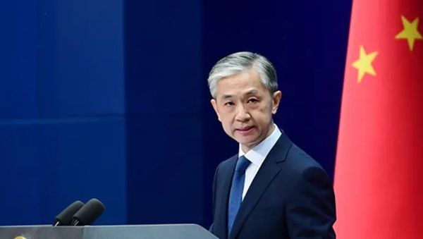 拜登将10家中企列入黑名单，外交部回应