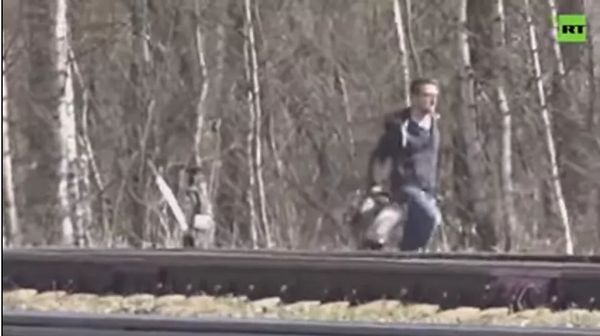 俄外交部公开挂人：美使馆人员在莫斯科郊外盗窃！