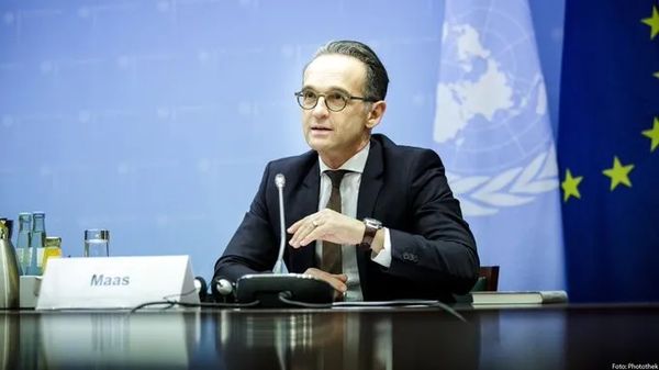 欧盟嘴上不敢提中国，脑子里