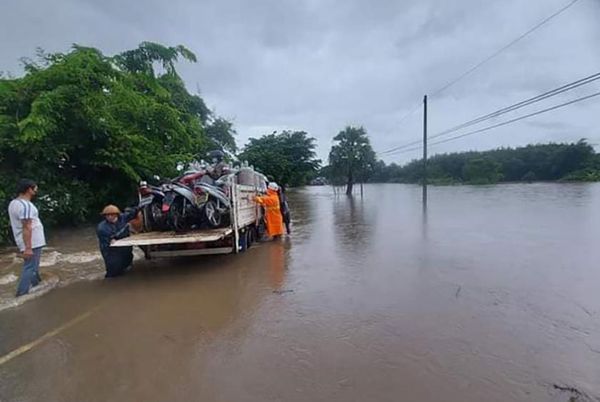 孟邦丹漂扎亚镇-木冬镇公路段被淹