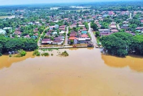 克伦邦贾因色基镇暴雨导致萨密河水泛滥
