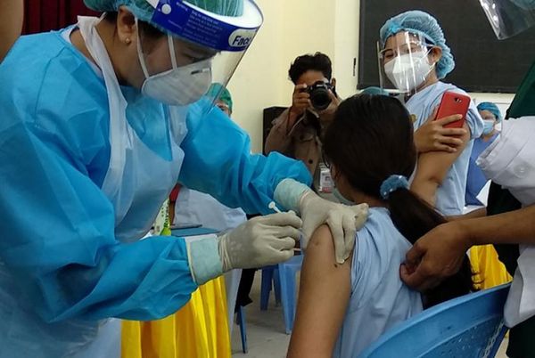 内比都和曼德勒正为需要接种第二剂疫苗的民众接种国药集团疫苗