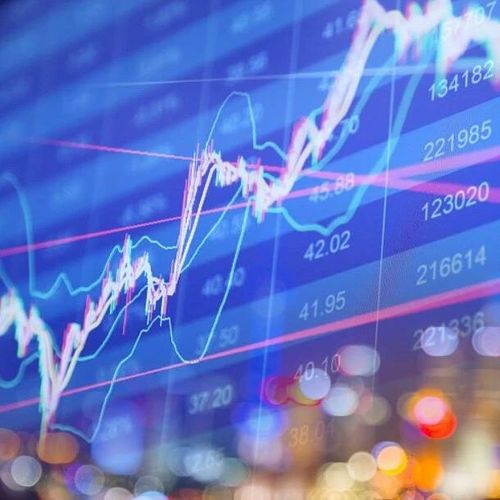 美国欢呼“经济增速跑赢中国”