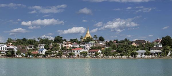 由于新冠确诊人数激增掸邦（东部）景栋镇开始实施禁足令