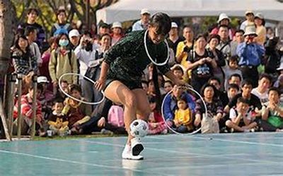 五绝•缅甸人踢藤球（晨阳、苏文银、林郁文、朱云、戴光明）