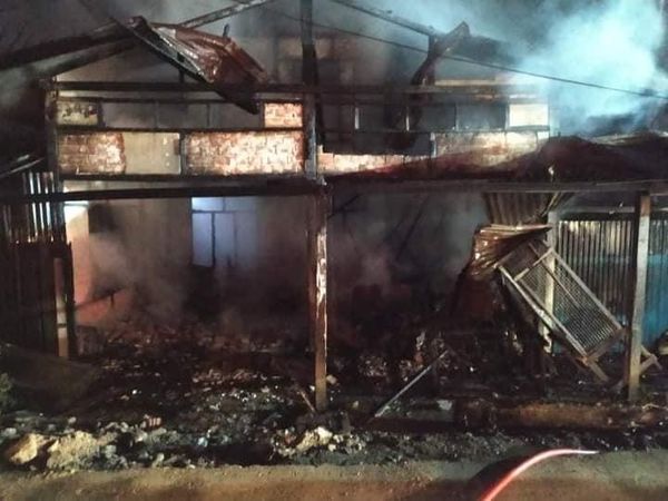 曼德勒省比基得昆镇发生火灾