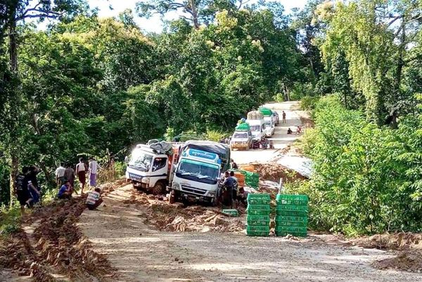 实皆省内持续降雨导致部分公路受损