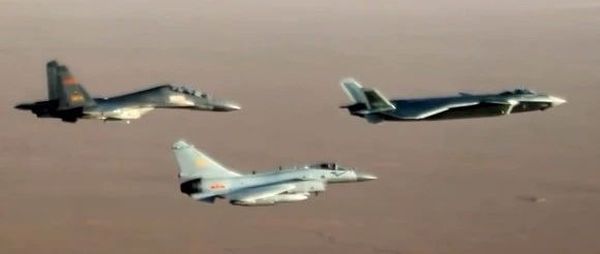 解放军战机飞到台湾本岛上空，是我们一定要迈出的一步！