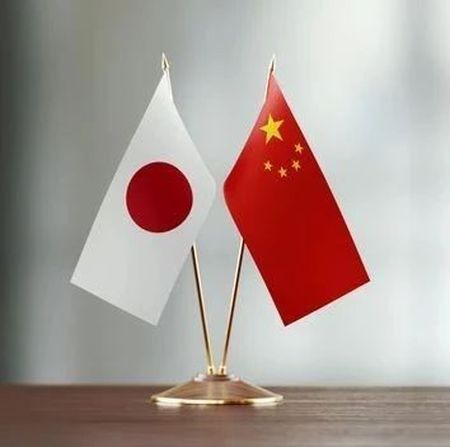 日本自民党总裁选举频频“消费”中国，意味着什么？