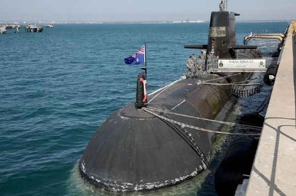 唐驳虎：澳大利亚买核潜艇攻击中国？忘了渔网缠住的教训？