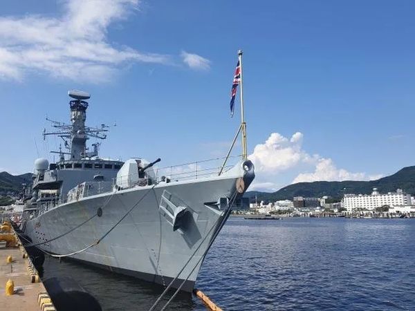 英国军舰今天穿越台海，蓄谋已久！
