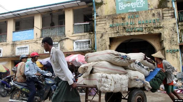 若开邦与孟加拉边境贸易重新开放