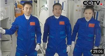 热烈祝贺神州十三成功发射（苏顺路）