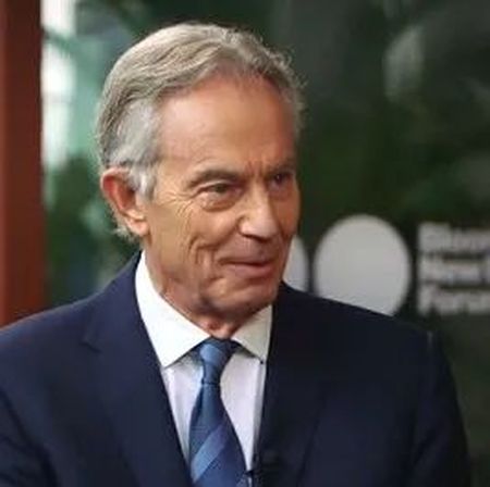 布莱尔居然提醒中国“台湾不是香港”，结果......