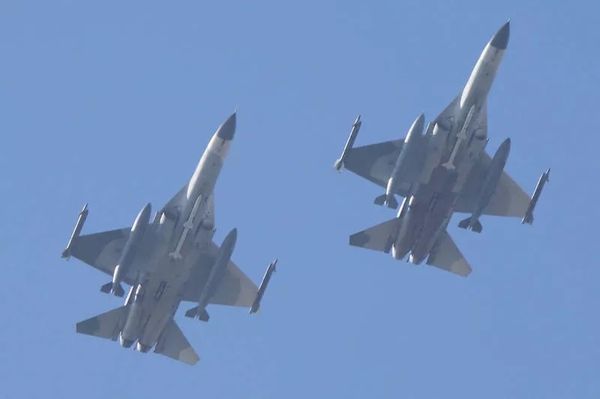 “台湾地区飞机，我们在执行必要性任务！”