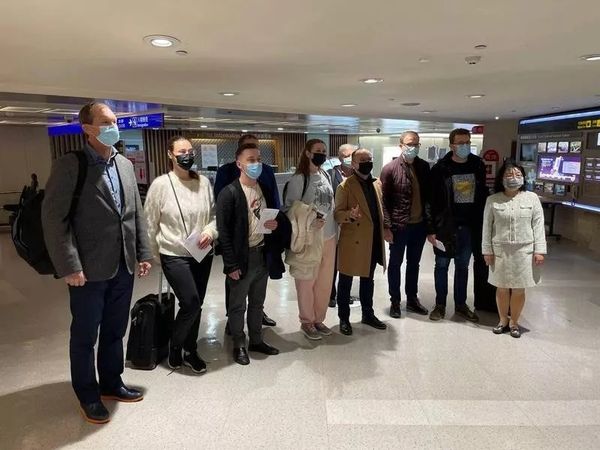 今早，这帮“马前卒”到台湾了！