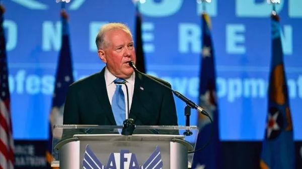 美空军部长：中美竞技高超音速武器 美国现有武器已无法让中国恐惧