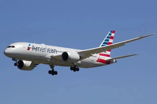 美赴华航班航程过半后突然返航 中国驻美使领馆提出严正交涉