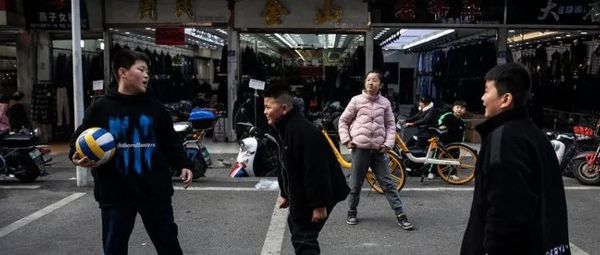 美媒质问中国：“为什么不庆祝武汉封城两周年？” 翻车