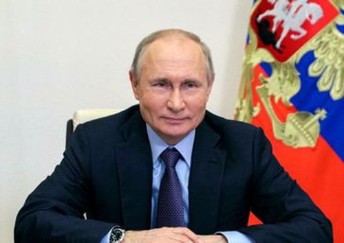 普京通过新华社发表署名文章，接受总台采访