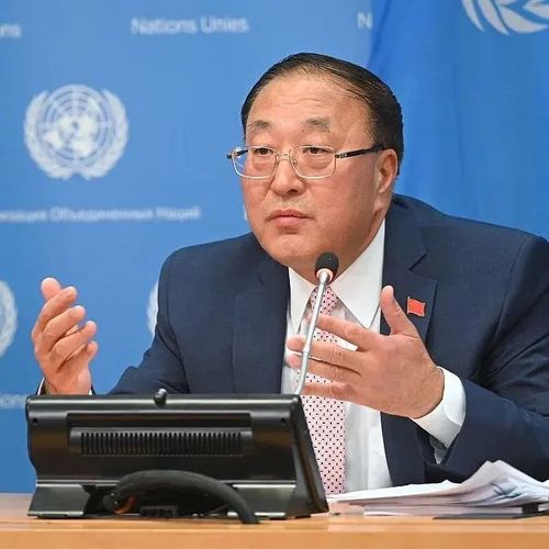 “美国不要在错误的道路上越走越远”