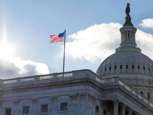 美国会挑明了给媒体“打钱”：报中国负面！