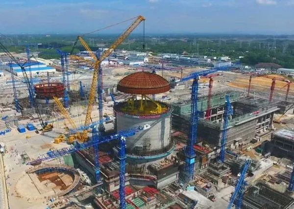 美施压英国“赶走中国人”，结果——